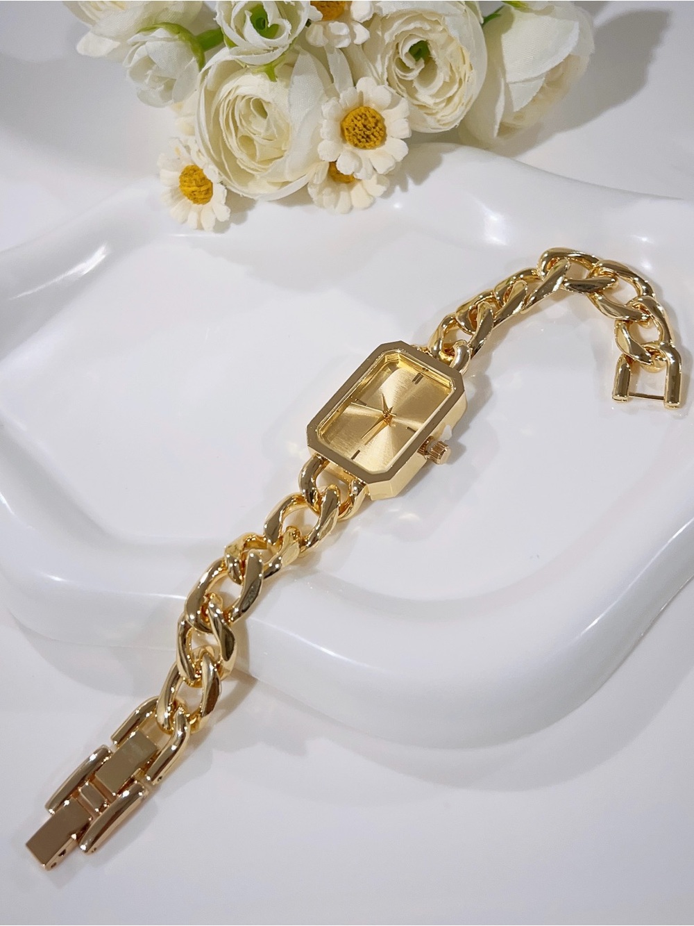 Gold Chain Link Women's Bracelet Watch - Elegant Gold Tone